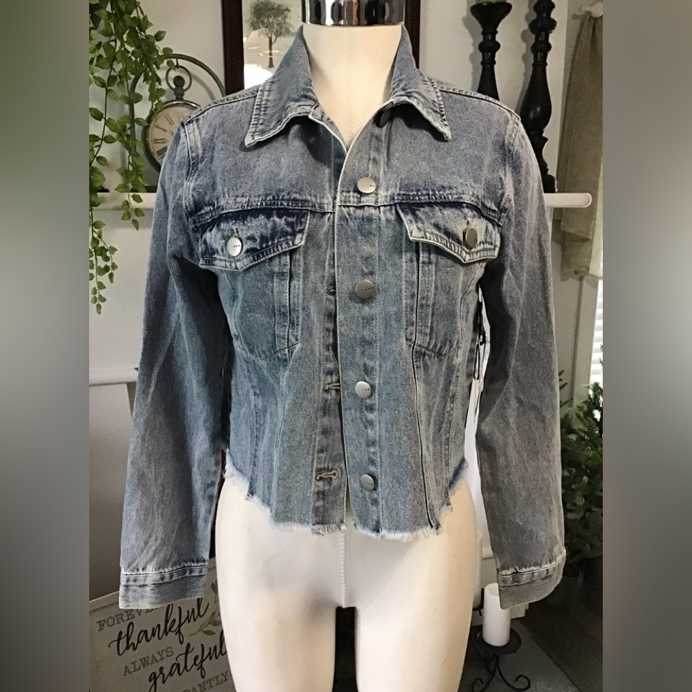 Tgla cropped denim jacket. NWT
